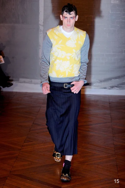 Look 15